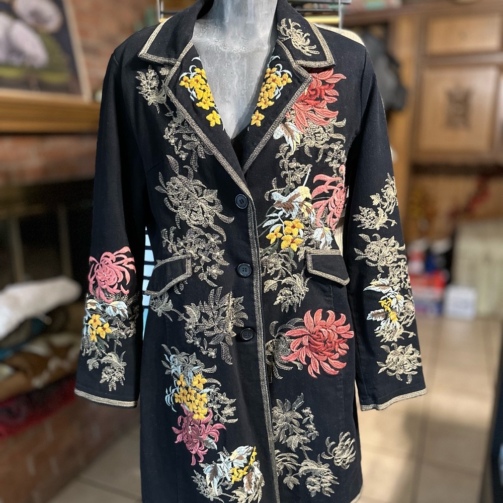 Embroidered Tench Coat